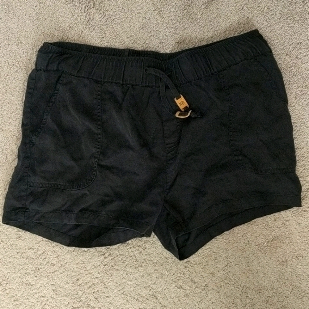 tentree black shorts🌿